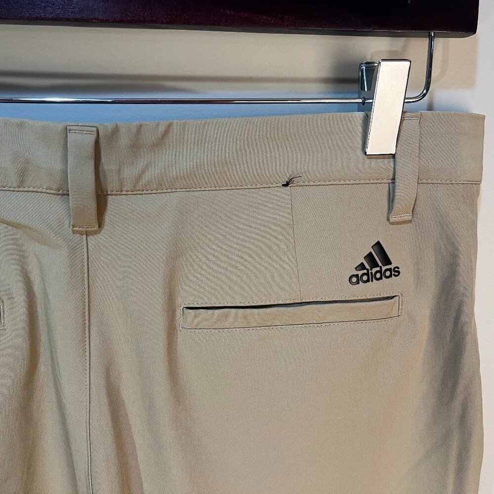 Adidas Golf Men’s 32 Khaki Tan Flat Front Shorts 10” Inseam ⛳️🔥